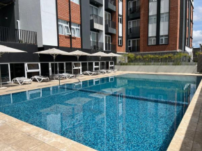 Luxury King Bed with FREE Pool & Gym - Parque San Jorge Z11